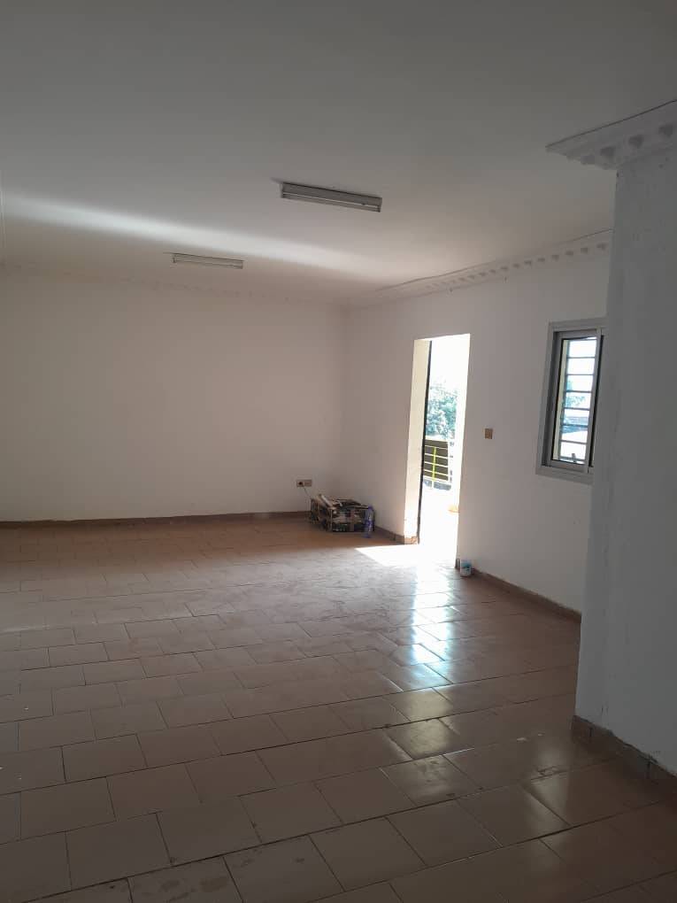 Boutique à Mvogbi