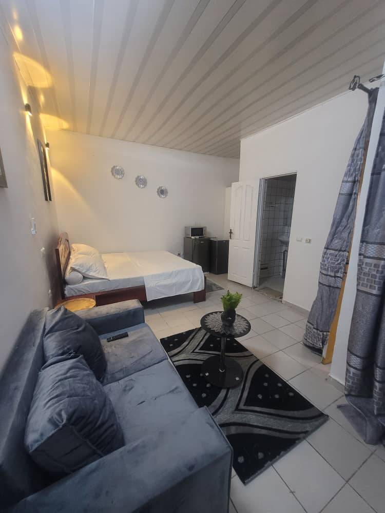 Chambre meublée