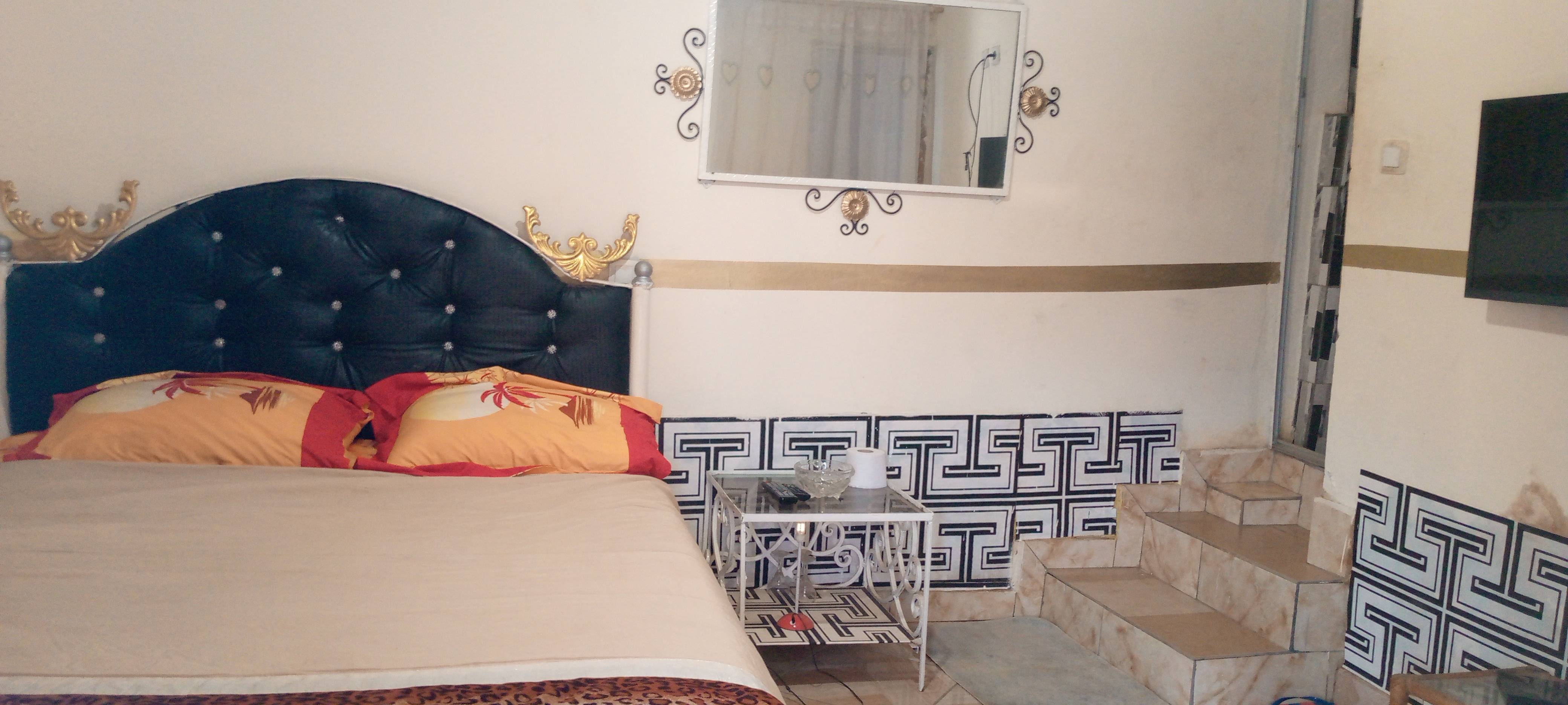 chambre meublée